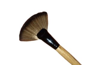 RS 1pc Soft Fan Shape Brush Blush Loose Powder Foundation Beauty Makeup Brush