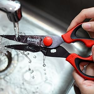 Detachable blades for easy cleaning and drying