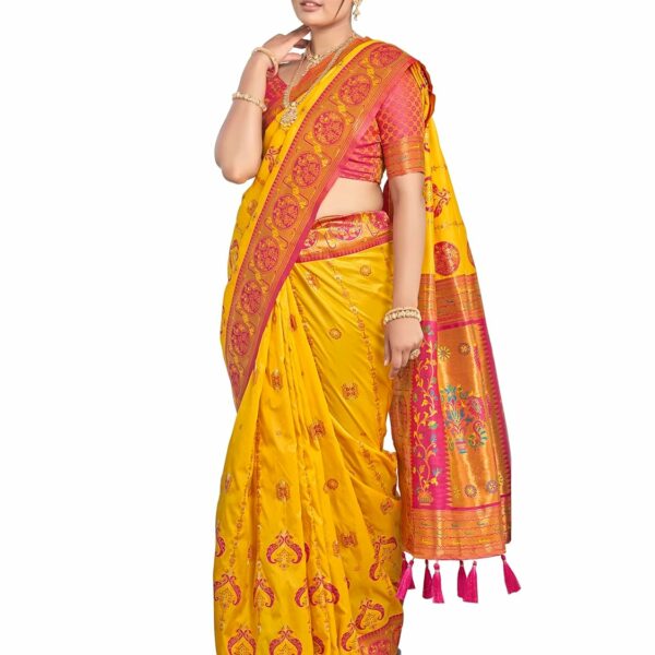 MANOHARI Women's Trendy Banarasi Woven Saree with Heavy Jacquard Work, Elegant Design, Silk Saree with Maching Lace Border Unstitched Blouse Piece for Weddings & Festive Occasions