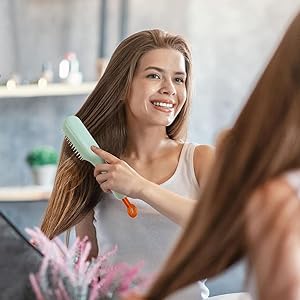 self cleaning hair comb